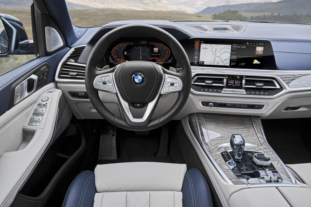 motoreto_BMW-X7_interior