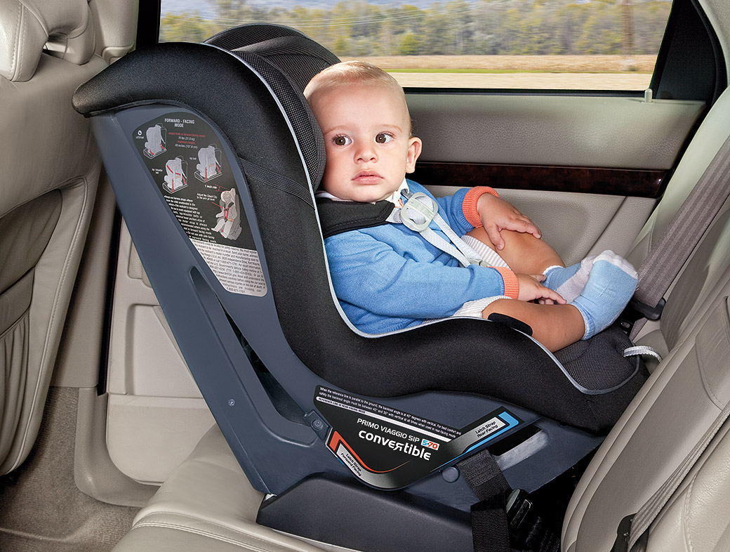 Sillas de bebé en el coche: cómo ponerla y qué tienes que saber