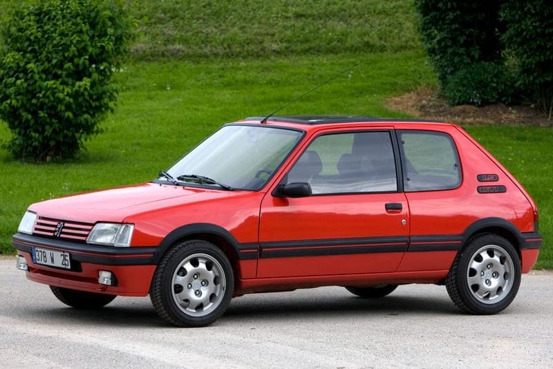 coches clásicos de los 80: peugeot 205