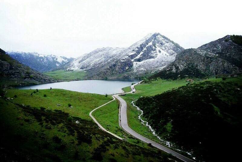 carreteras-mas-bonitas-espana-lagos-covadonga
