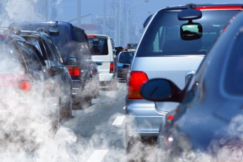 Algunos coches de combustión dejarán de poder circular en 2023 con el objetivo de reducir el impacto del cambio climático.