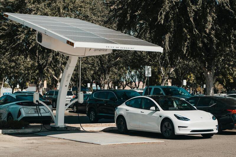 Las altas temperaturas reducen la autonomía del coche eléctrico